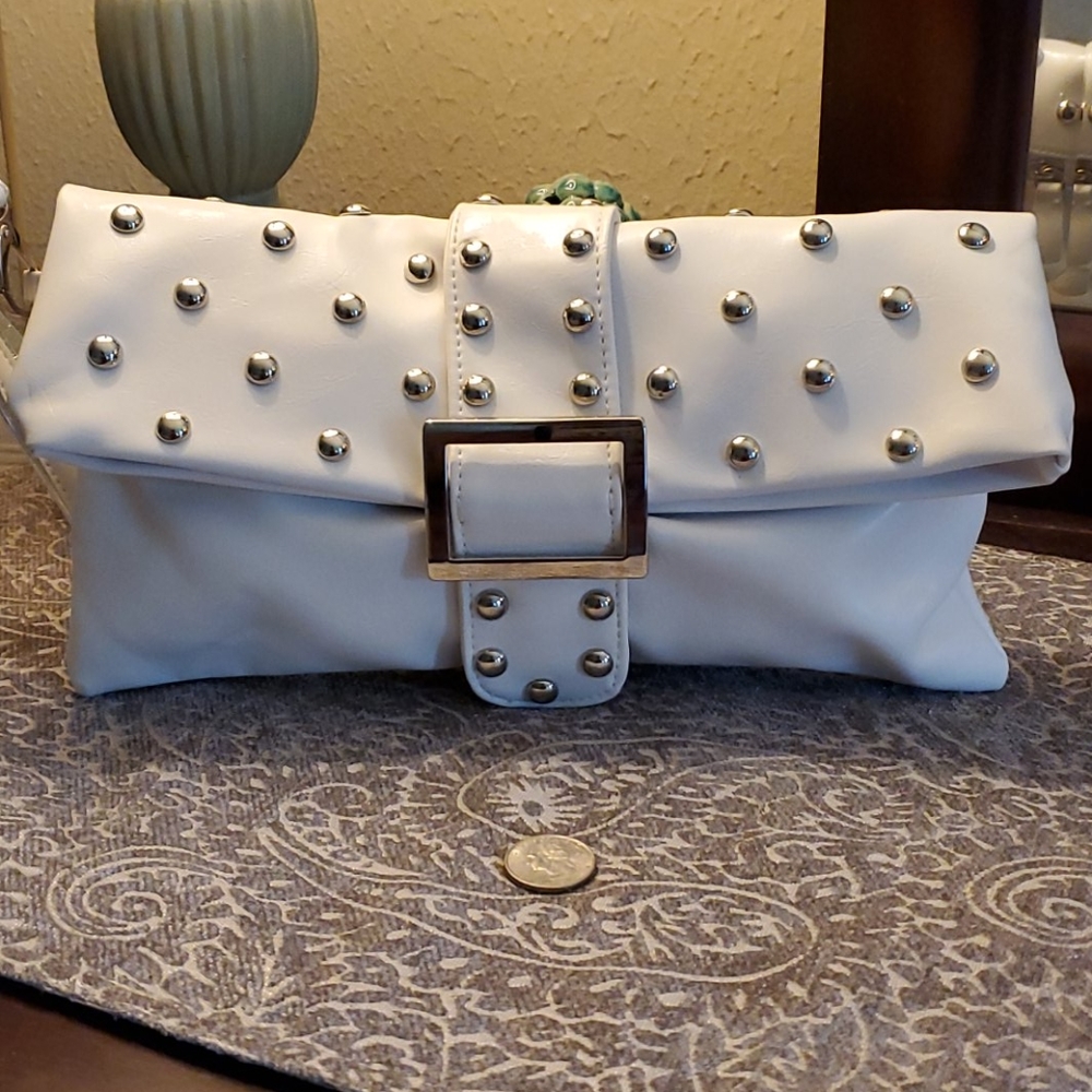 Wristlet purse